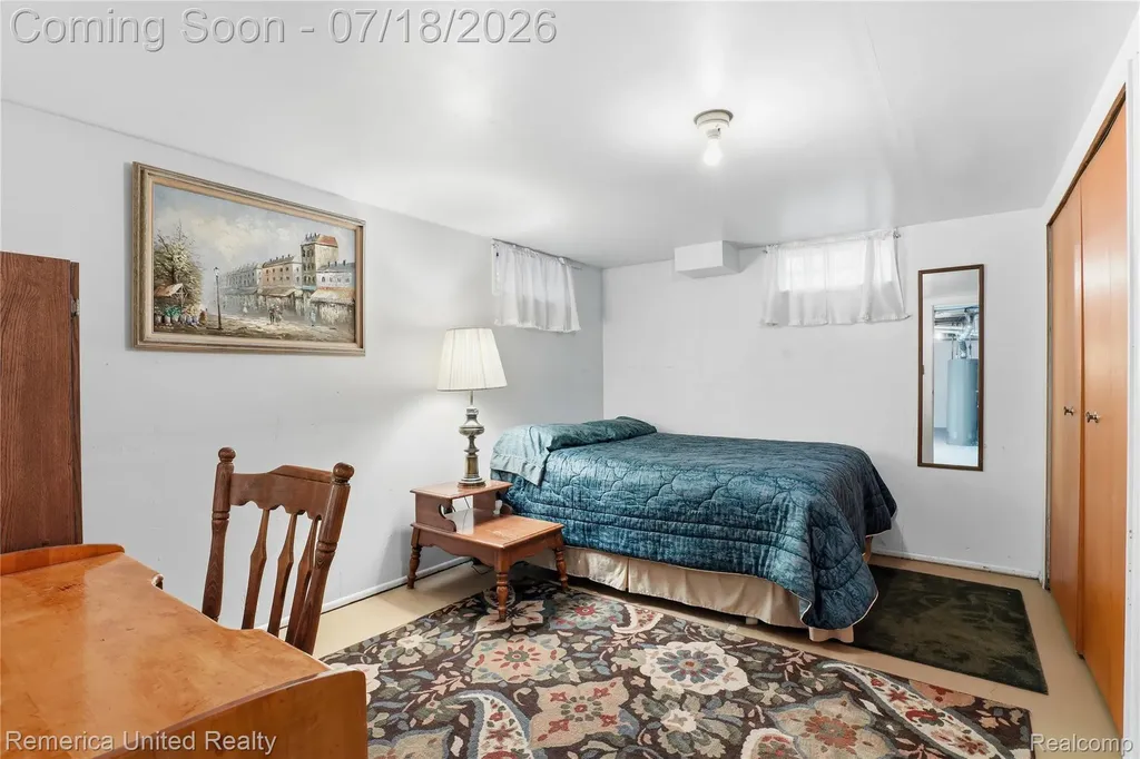 18691 Kinloch Redford Charter Township MI 48240