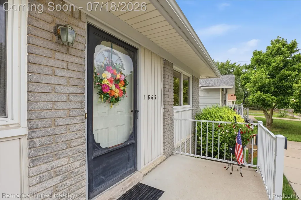 18691 Kinloch Redford Charter Township MI 48240