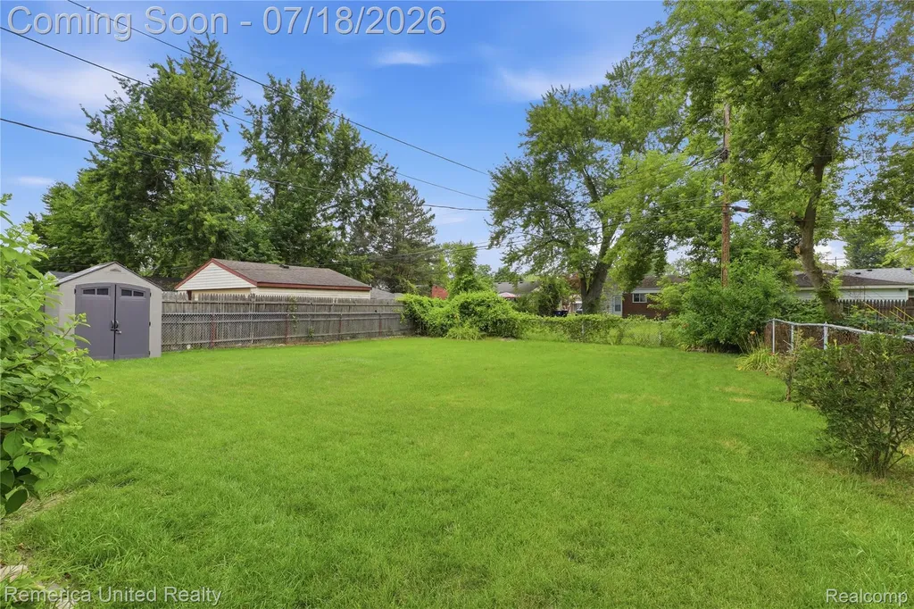 18691 Kinloch Redford Charter Township MI 48240