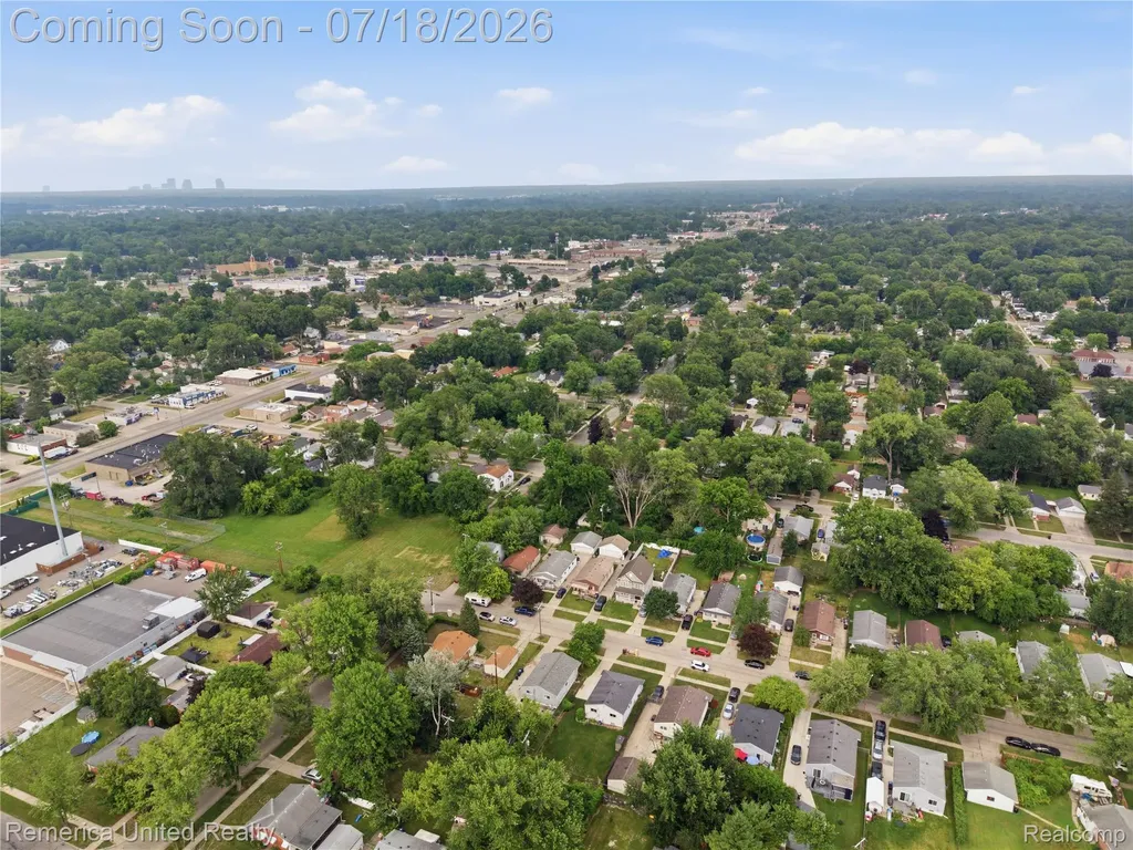 18691 Kinloch Redford Charter Township MI 48240