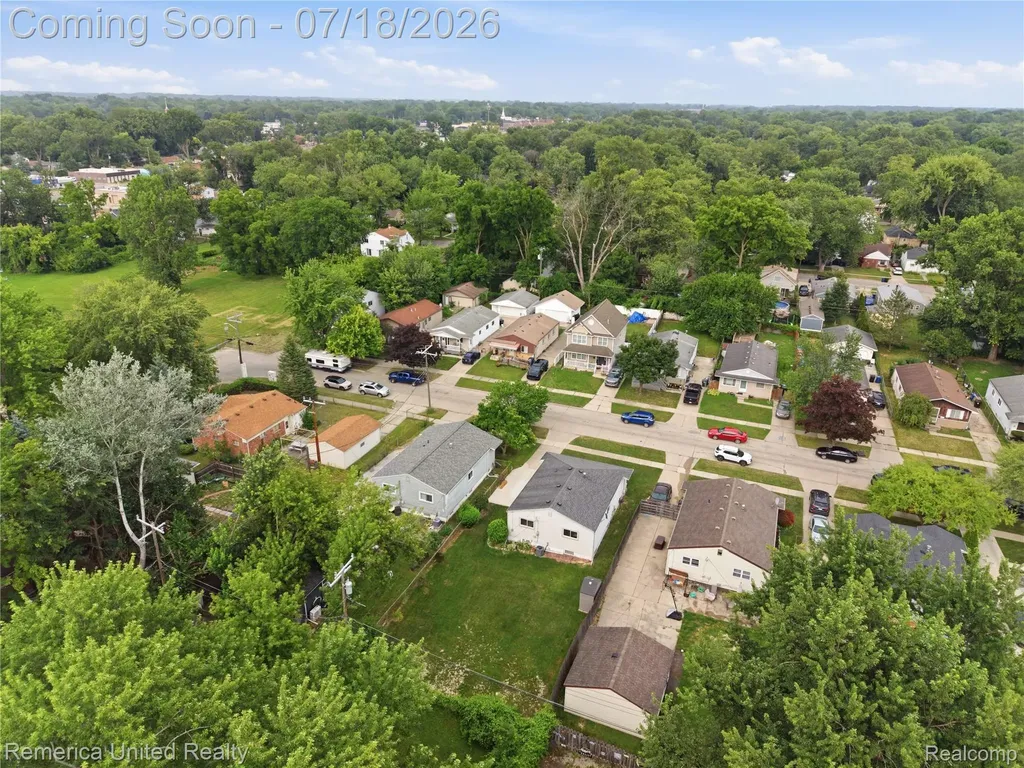 18691 Kinloch Redford Charter Township MI 48240