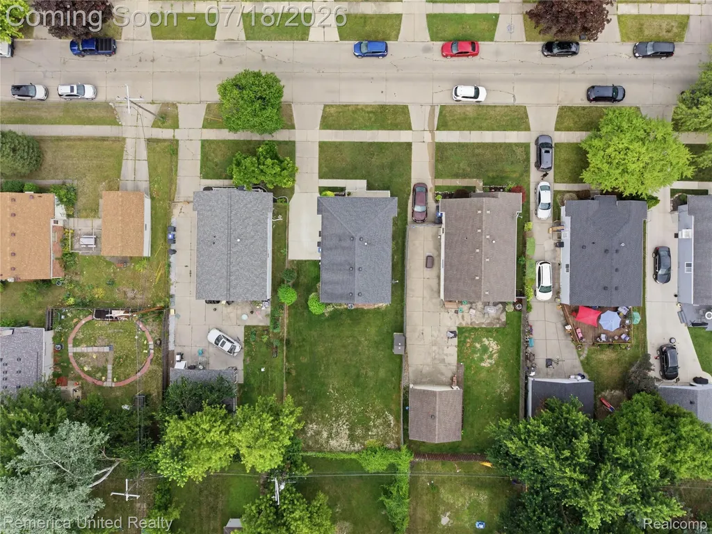 18691 Kinloch Redford Charter Township MI 48240