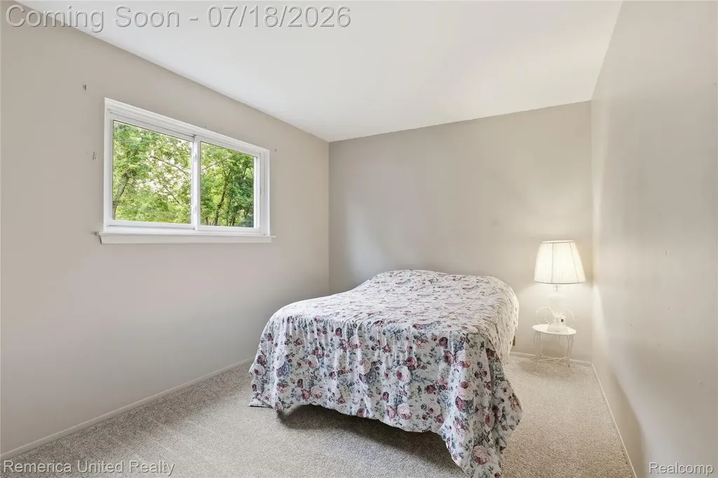 18691 Kinloch Redford Charter Township MI 48240