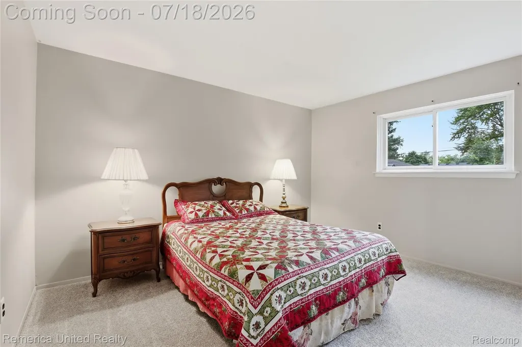 18691 Kinloch Redford Charter Township MI 48240