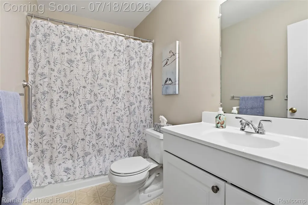 18691 Kinloch Redford Charter Township MI 48240