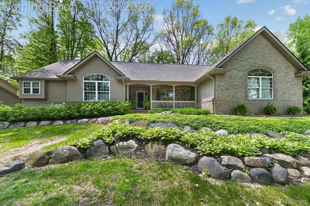 2111 Moorlands View Oceola Township MI 48855