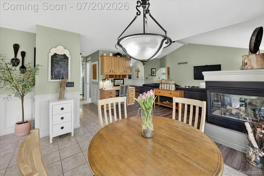2111 Moorlands View Oceola Township MI 48855