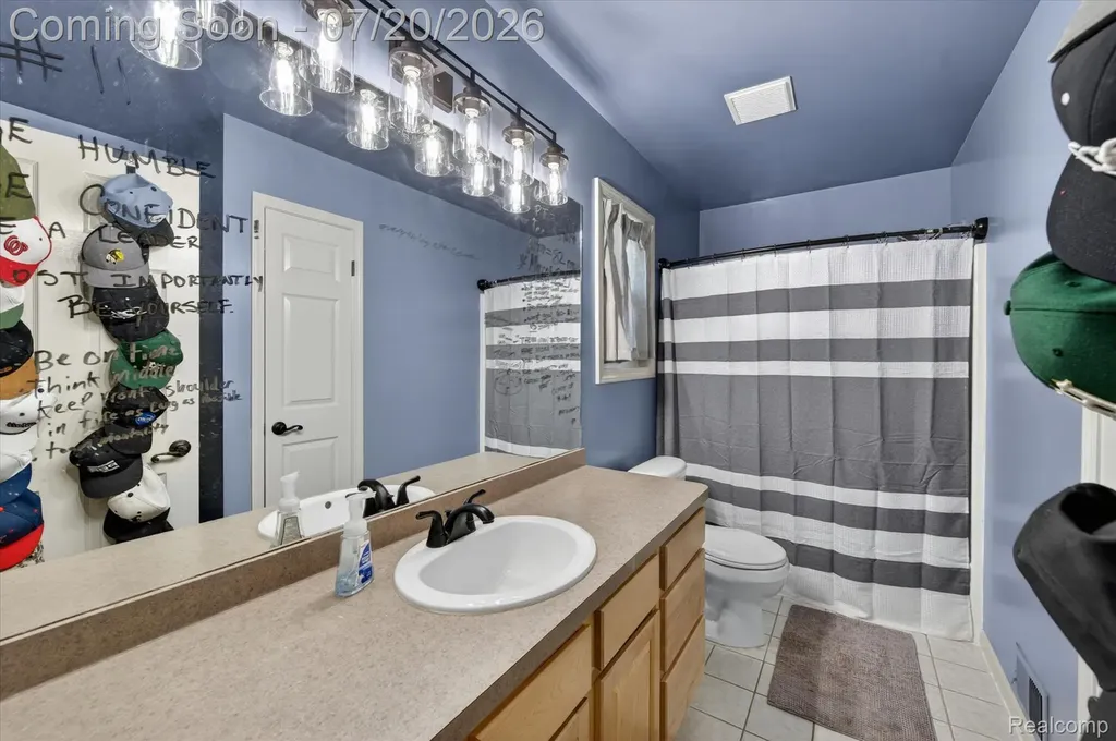 2111 Moorlands View Oceola Township MI 48855