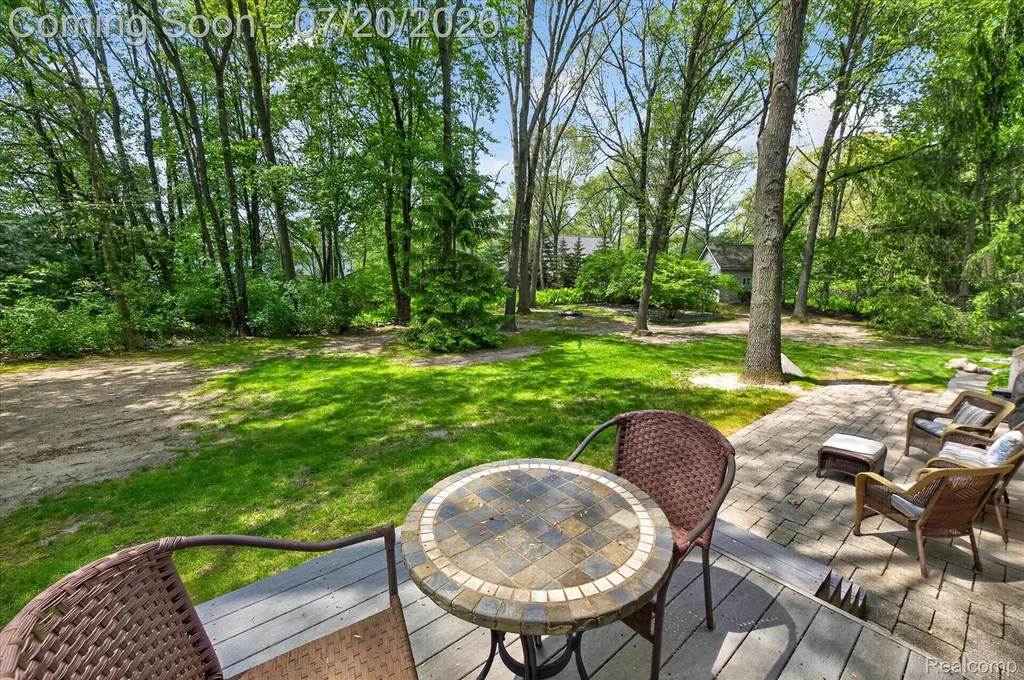 2111 Moorlands View Oceola Township MI 48855