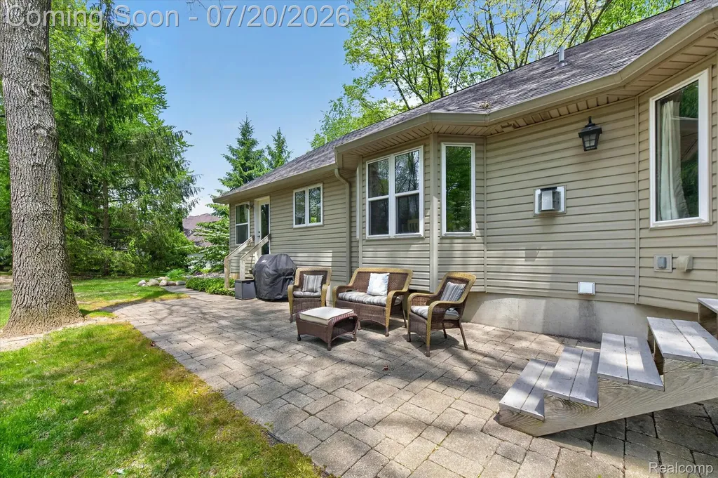 2111 Moorlands View Oceola Township MI 48855