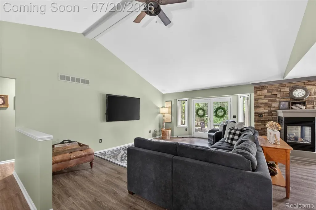 2111 Moorlands View Oceola Township MI 48855