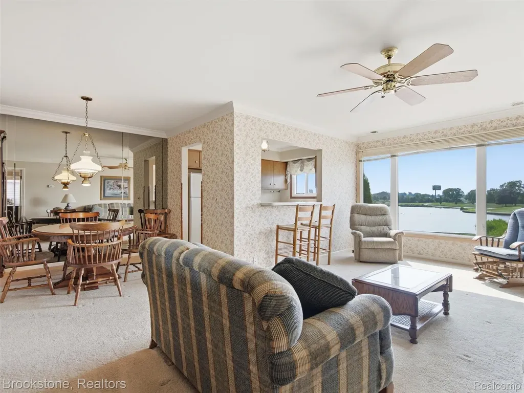 1082 Country Club Drive St. Clair Shores City MI 48082