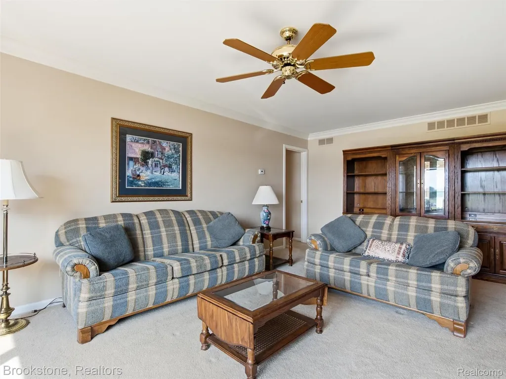 1082 Country Club Drive St. Clair Shores City MI 48082