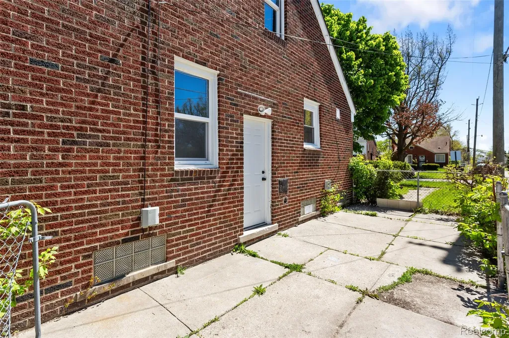 11327 Whitehill Detroit City MI 48224