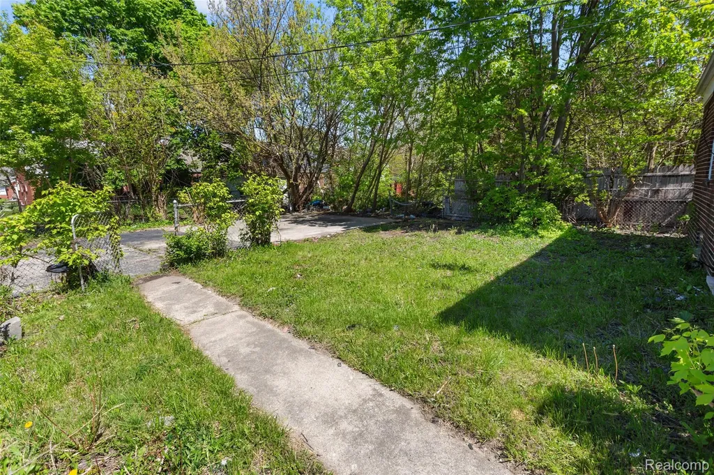 11327 Whitehill Detroit City MI 48224
