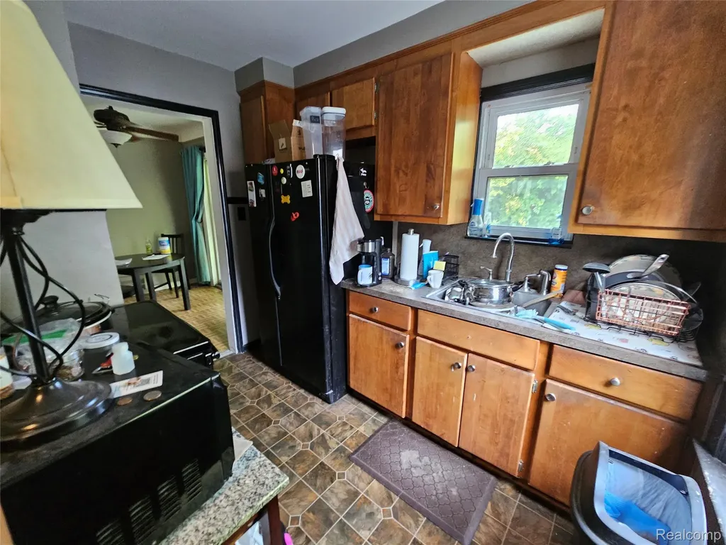 15524 Macarthur Redford Charter Township MI 48239