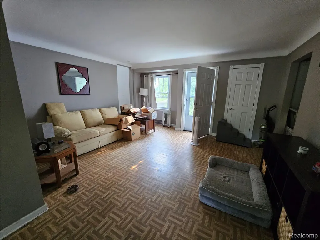 15524 Macarthur Redford Charter Township MI 48239