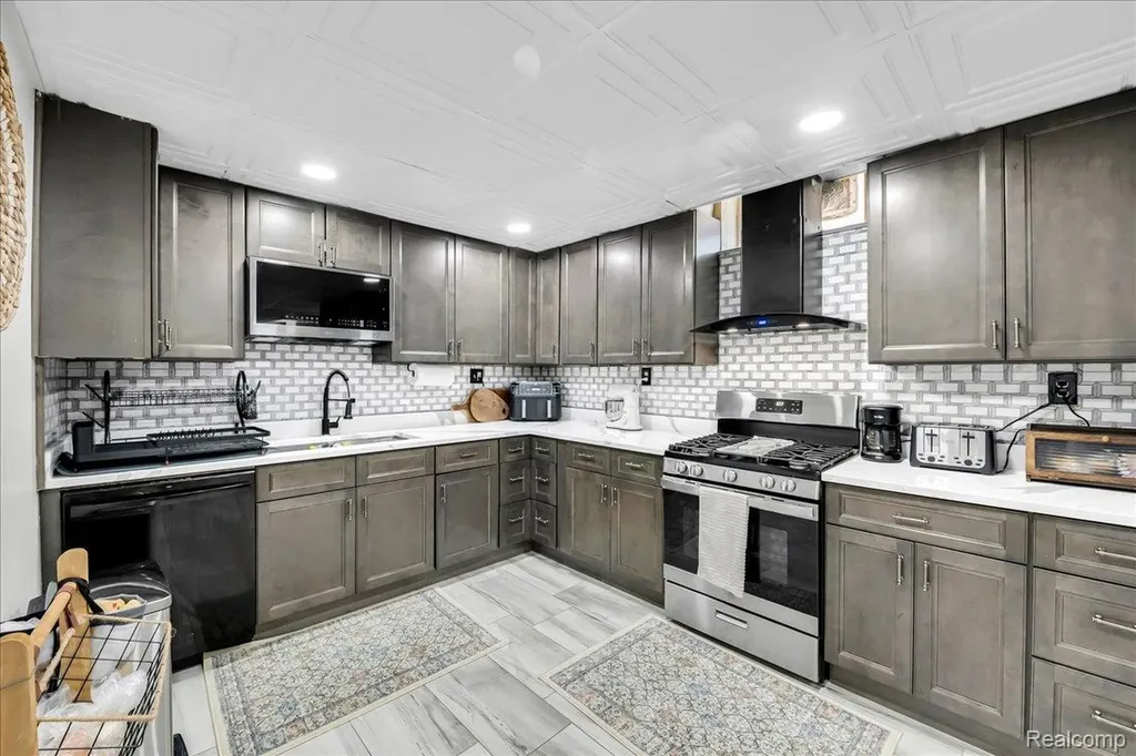 7240 Horger Street Dearborn City MI 48126