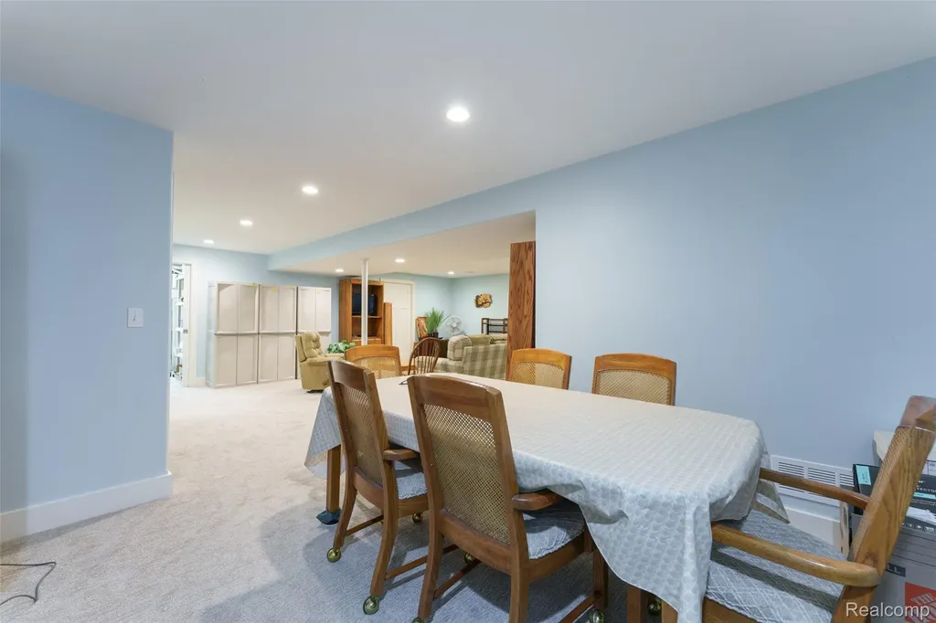 164 Addison Circle Fowlerville Village MI 48836