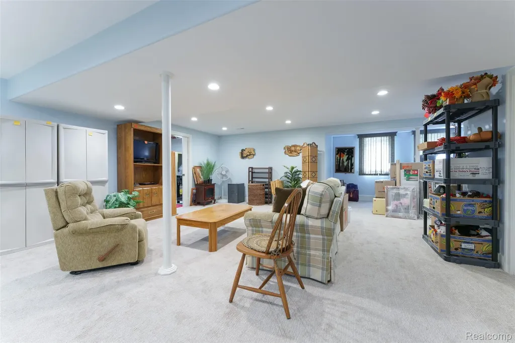 164 Addison Circle Fowlerville Village MI 48836