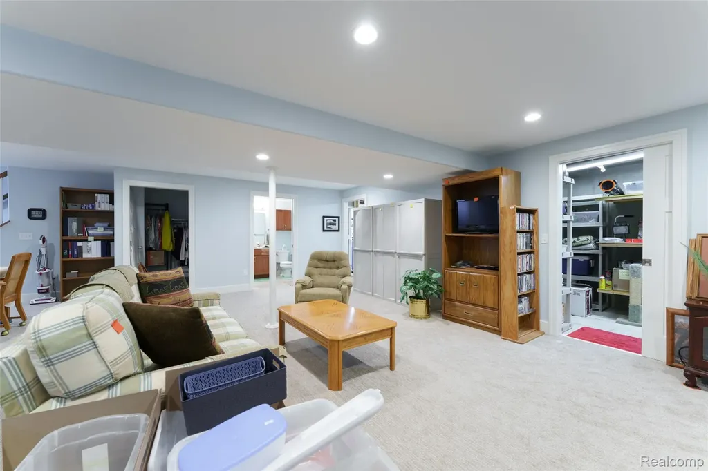 164 Addison Circle Fowlerville Village MI 48836