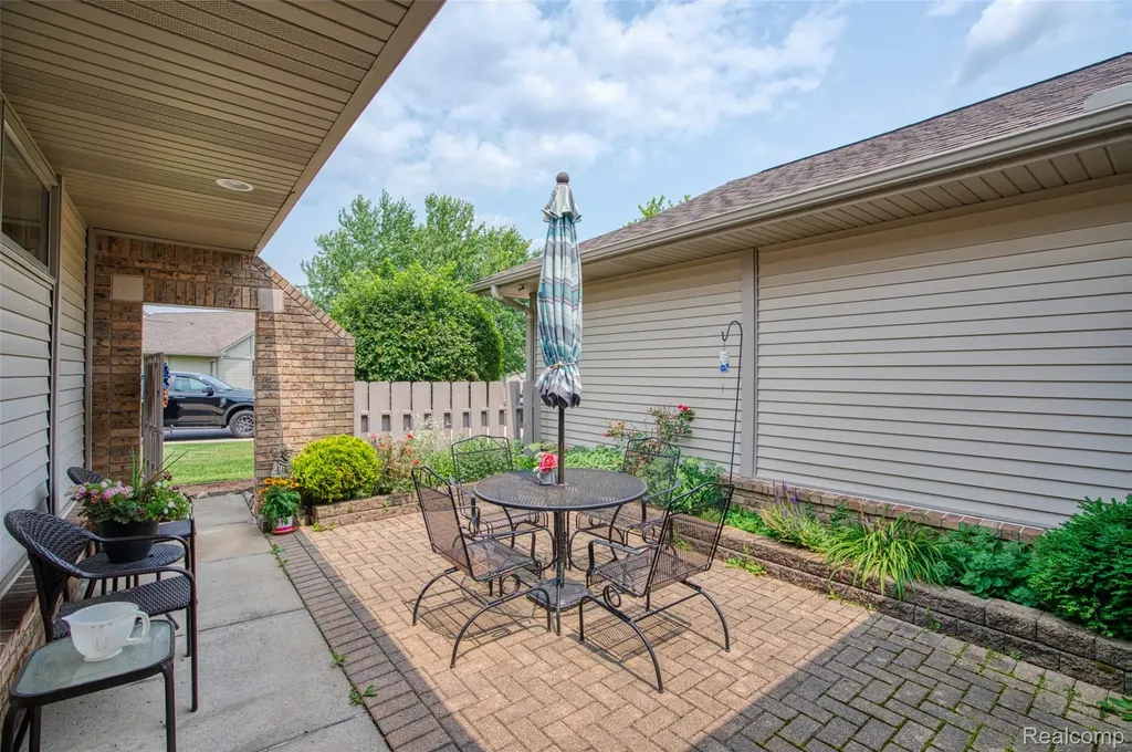 164 Addison Circle Fowlerville Village MI 48836