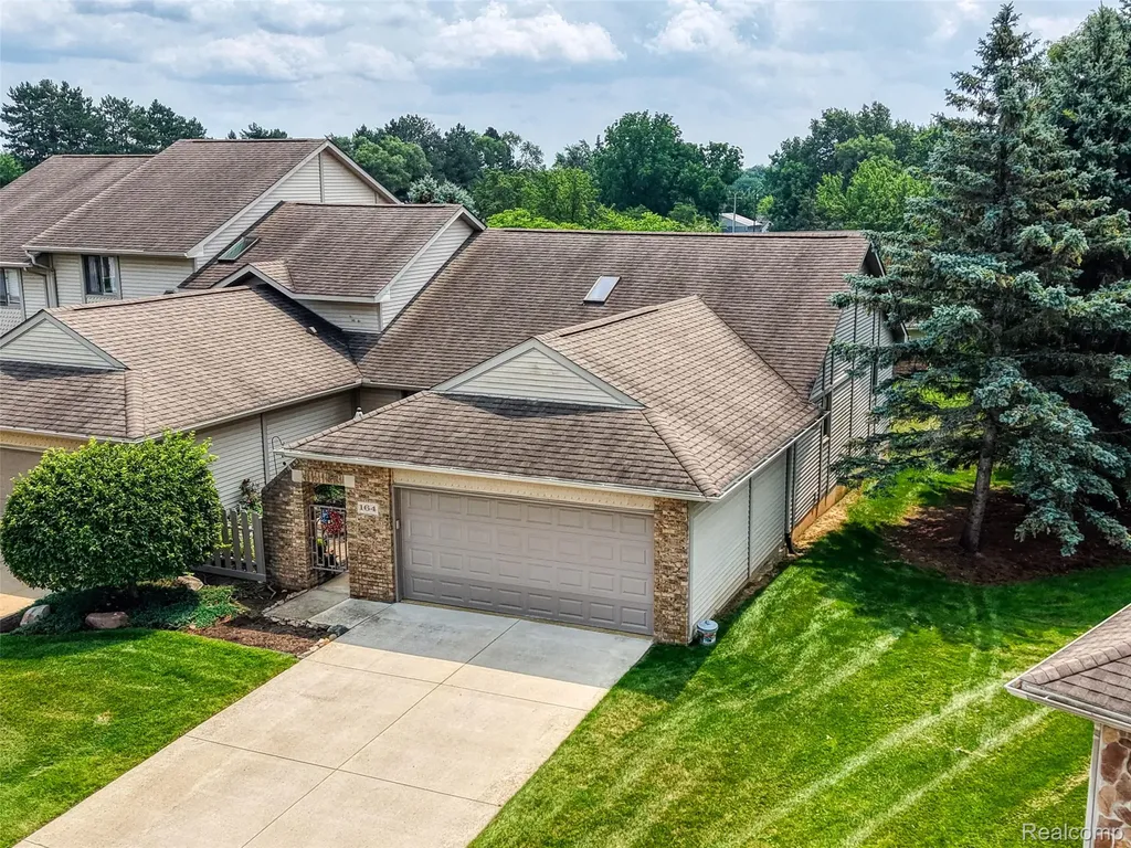 164 Addison Circle Fowlerville Village MI 48836