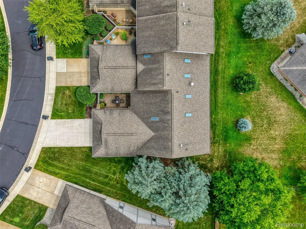 164 Addison Circle Fowlerville Village MI 48836
