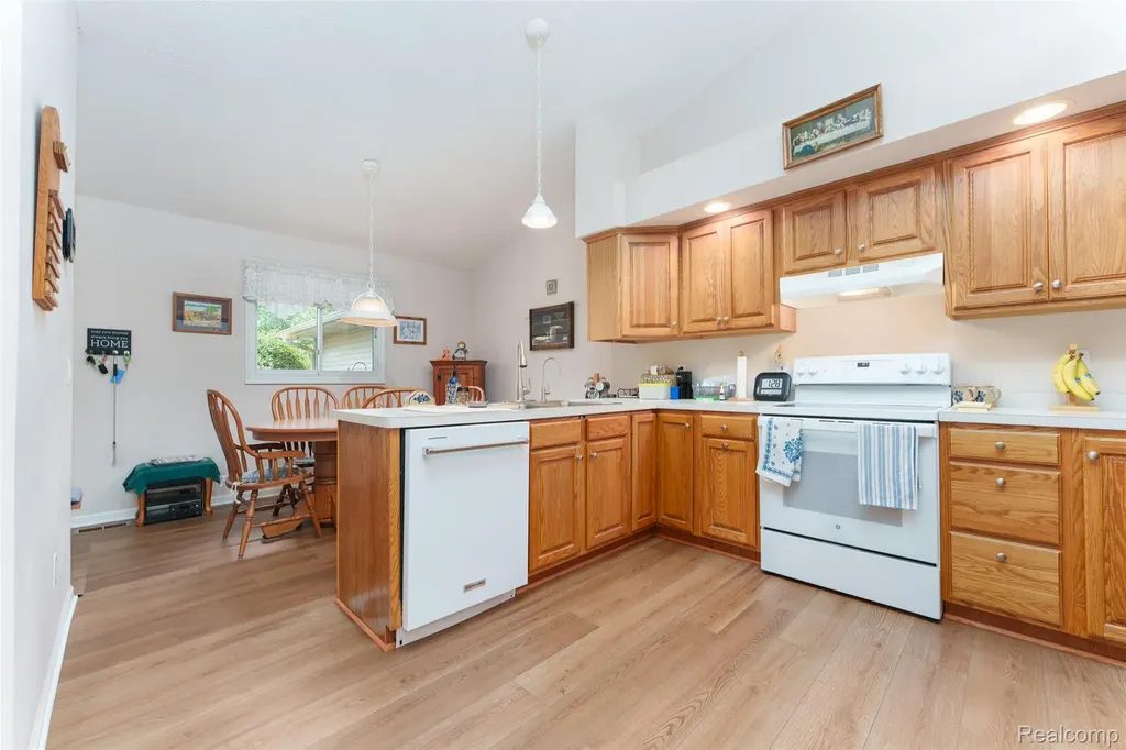 164 Addison Circle Fowlerville Village MI 48836