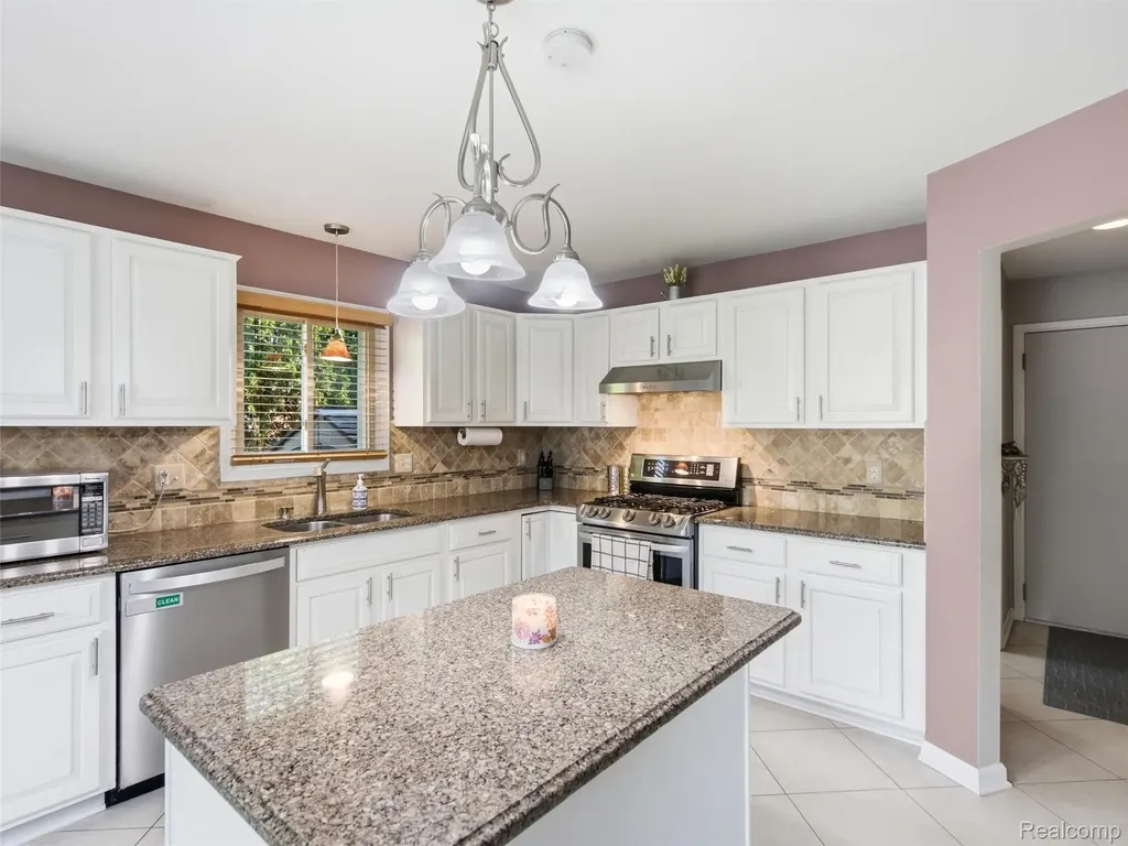48507 Montelepre Drive Shelby Charter Township MI 48315