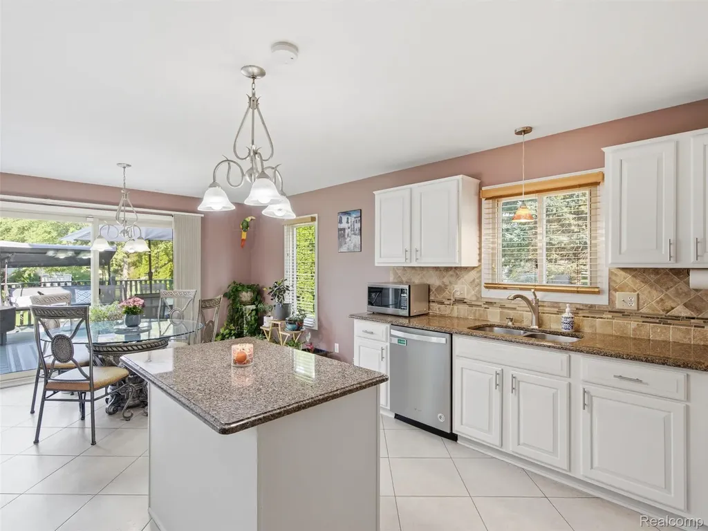 48507 Montelepre Drive Shelby Charter Township MI 48315