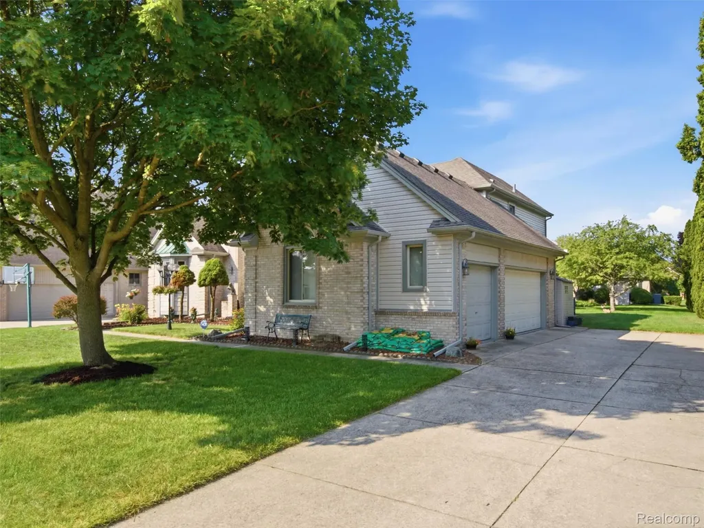 48507 Montelepre Drive Shelby Charter Township MI 48315