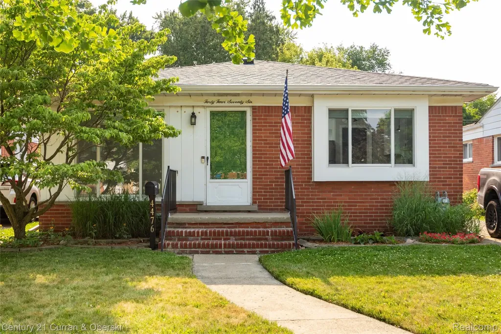 4476 Vassar Street Dearborn Heights City MI 48125