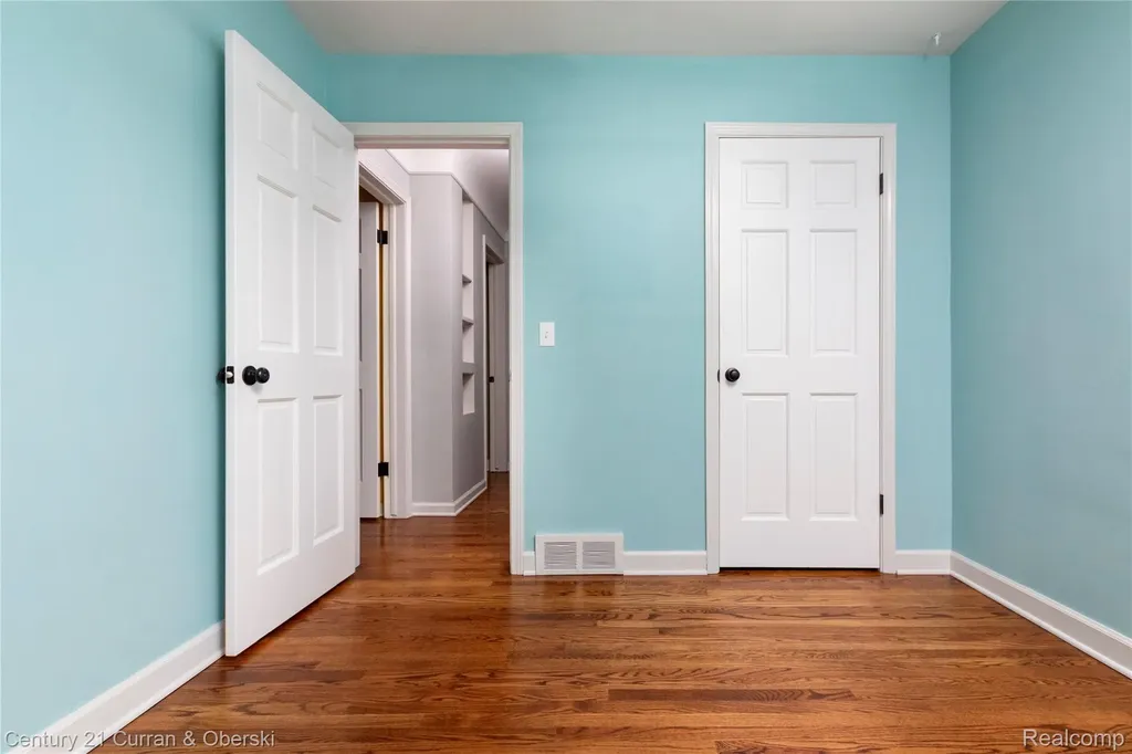 4476 Vassar Street Dearborn Heights City MI 48125