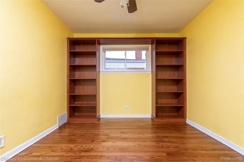 4476 Vassar Street Dearborn Heights City MI 48125