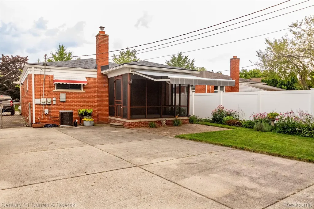 4476 Vassar Street Dearborn Heights City MI 48125