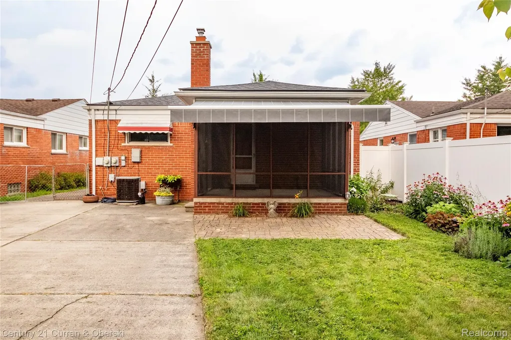 4476 Vassar Street Dearborn Heights City MI 48125