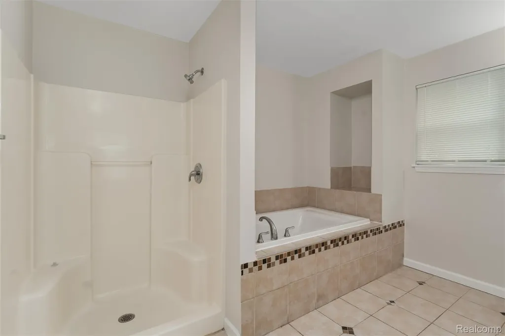 23 N Shirley Street Pontiac City MI 48342