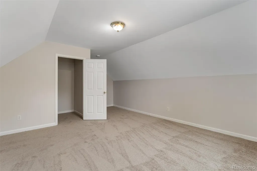 23 N Shirley Street Pontiac City MI 48342