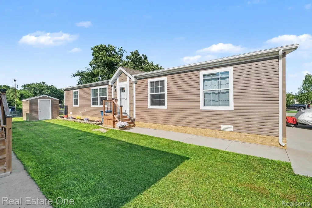 6548 Prince Boulevard Tyrone Township MI 48430