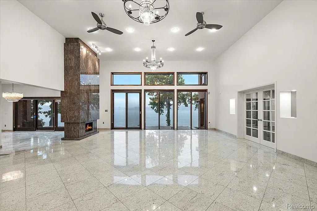 2612 Cove Lane West Bloomfield Charter Township MI 48323