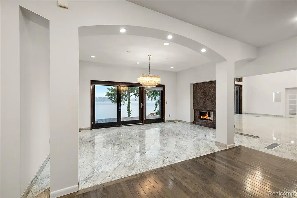 2612 Cove Lane West Bloomfield Charter Township MI 48323