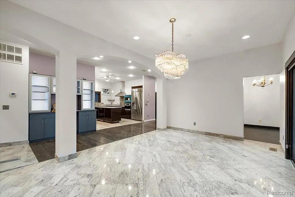 2612 Cove Lane West Bloomfield Charter Township MI 48323