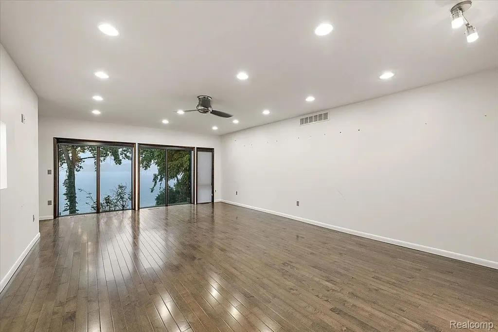 2612 Cove Lane West Bloomfield Charter Township MI 48323