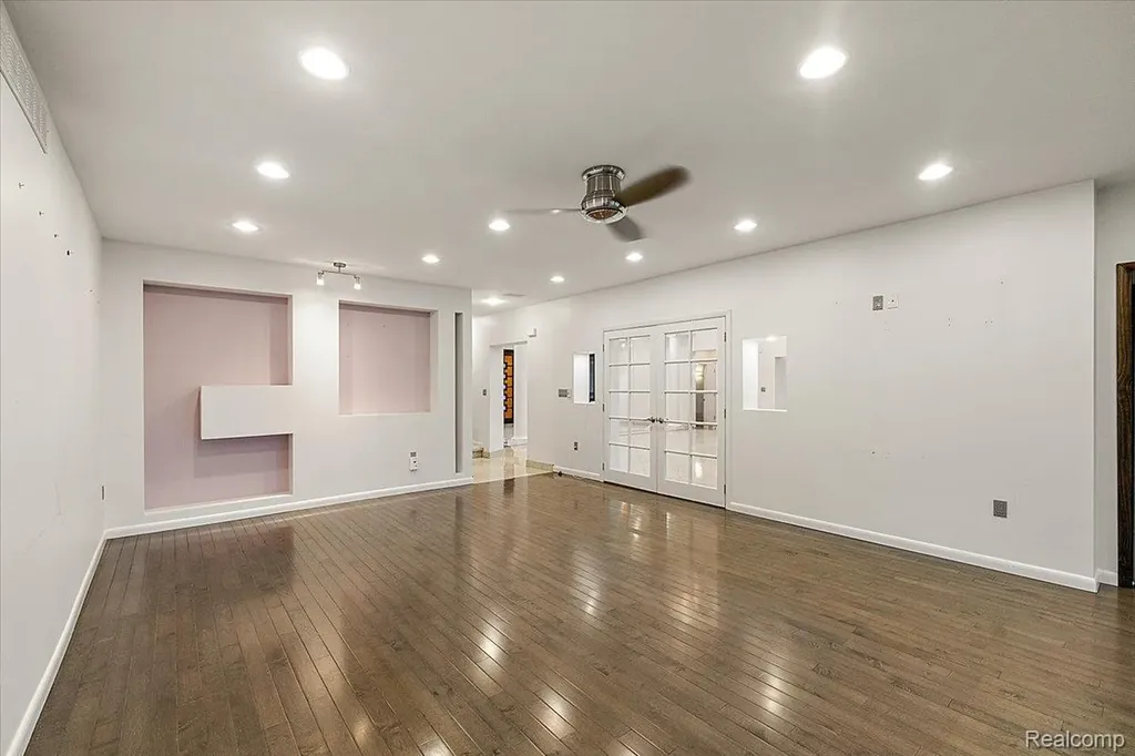 2612 Cove Lane West Bloomfield Charter Township MI 48323