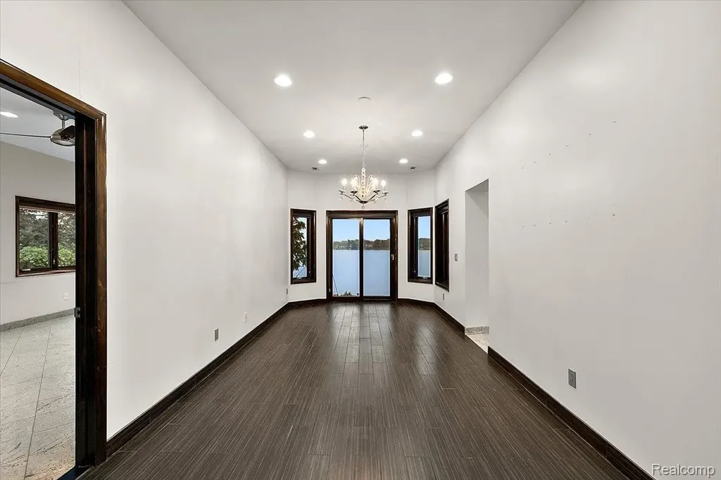 2612 Cove Lane West Bloomfield Charter Township MI 48323