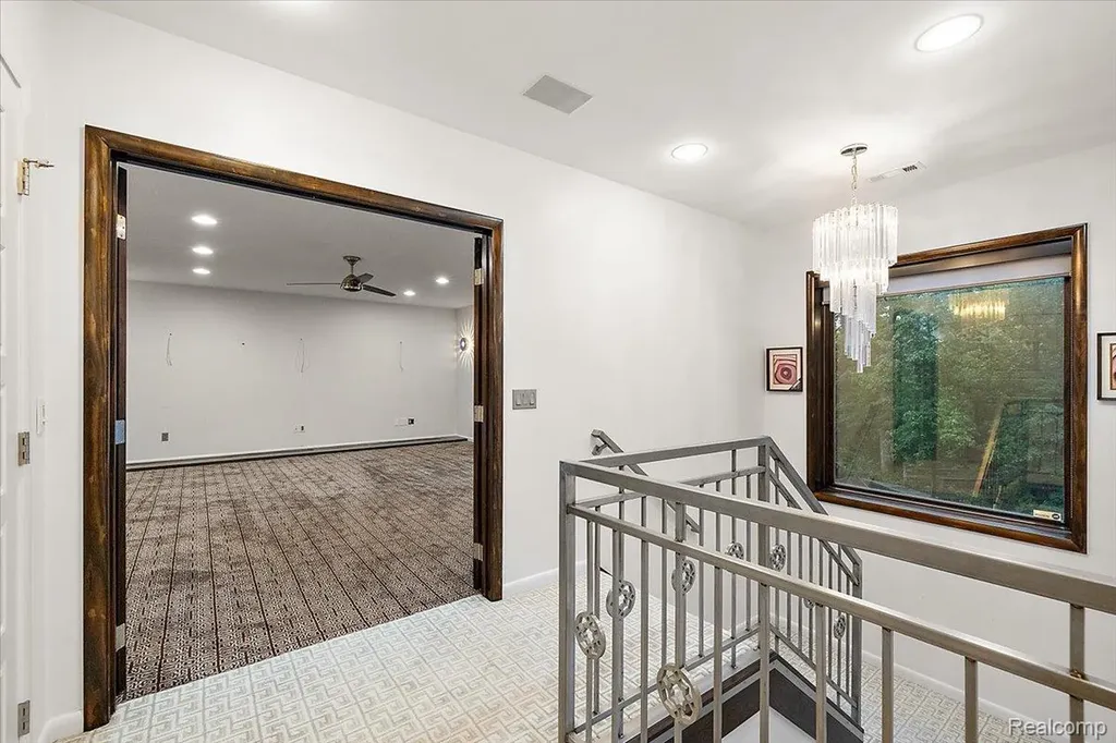 2612 Cove Lane West Bloomfield Charter Township MI 48323