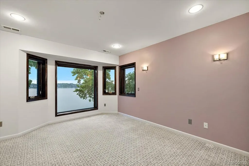 2612 Cove Lane West Bloomfield Charter Township MI 48323