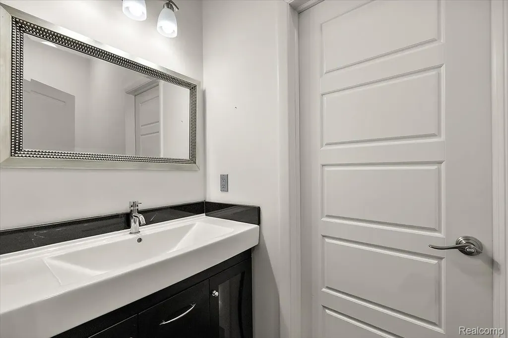 2612 Cove Lane West Bloomfield Charter Township MI 48323