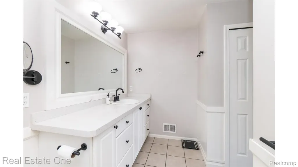 5155 Spruceview Lane Handy Township MI 48836